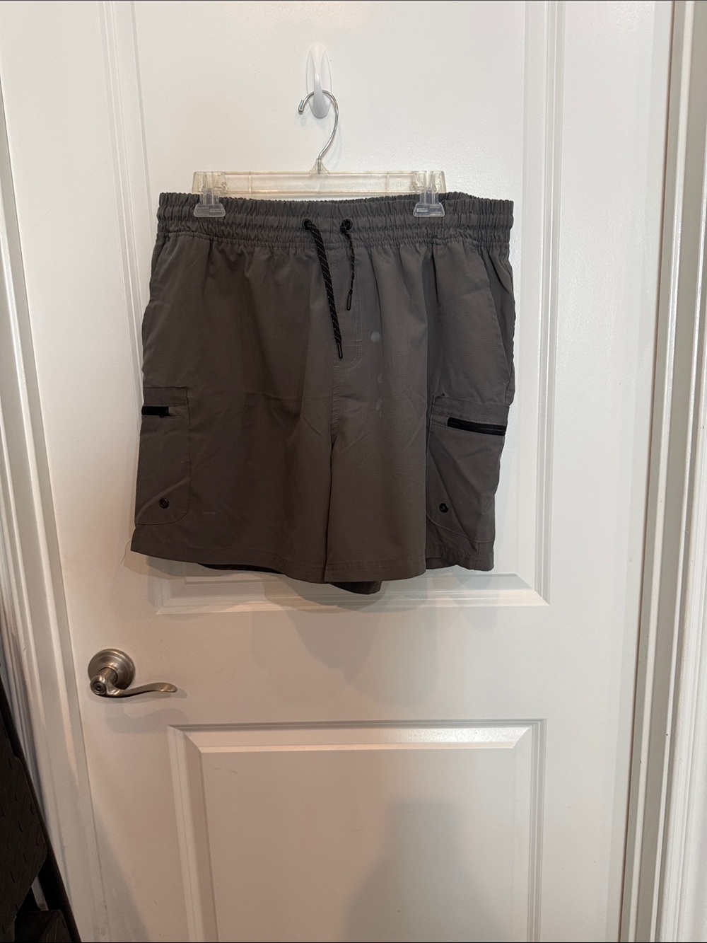 Men's Gray Cargo Shorts with Elastic Waist - Unbranded